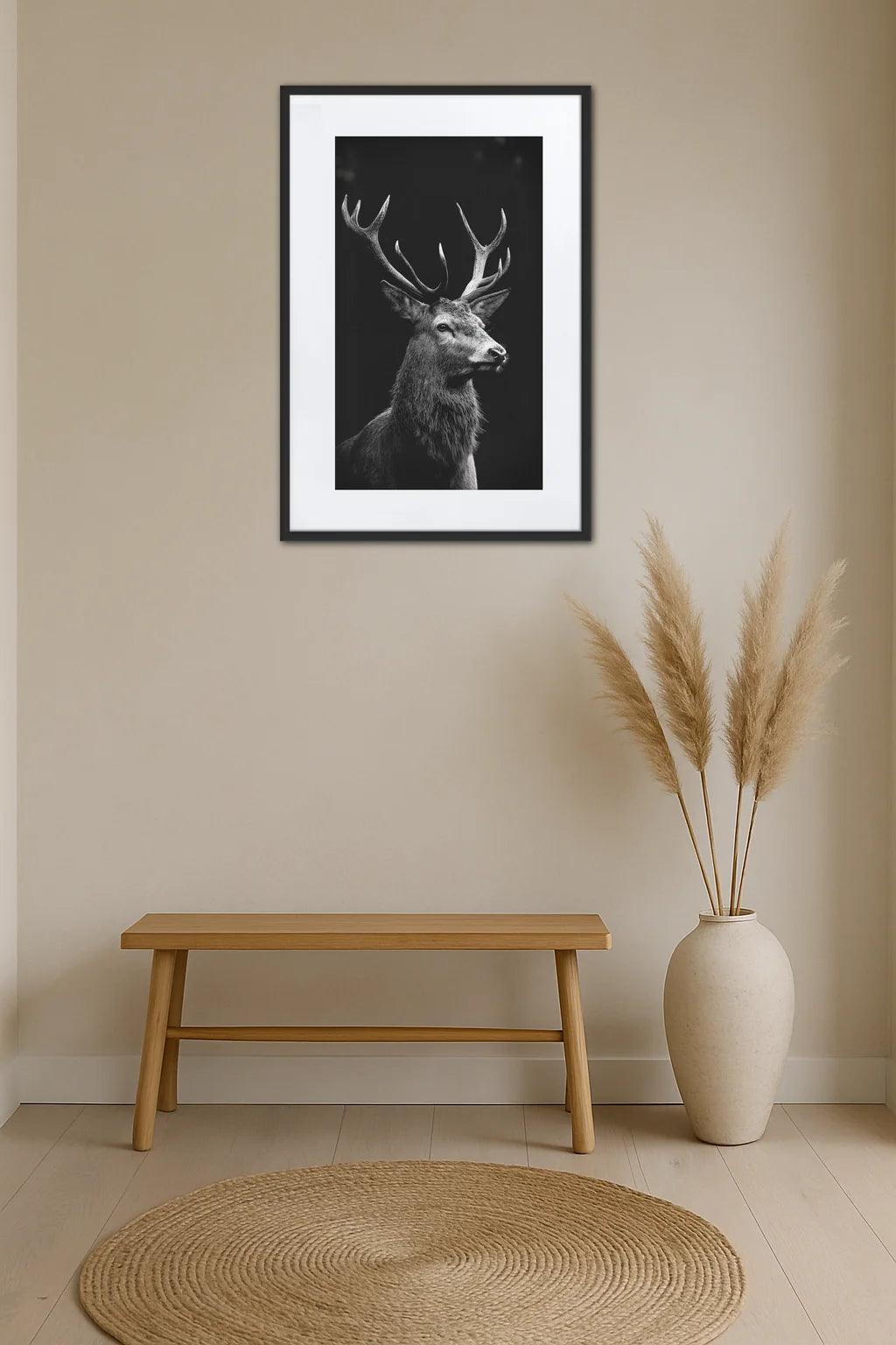 tableau cerf noir et blanc monochrome avec portrait de cerf sur fond noir