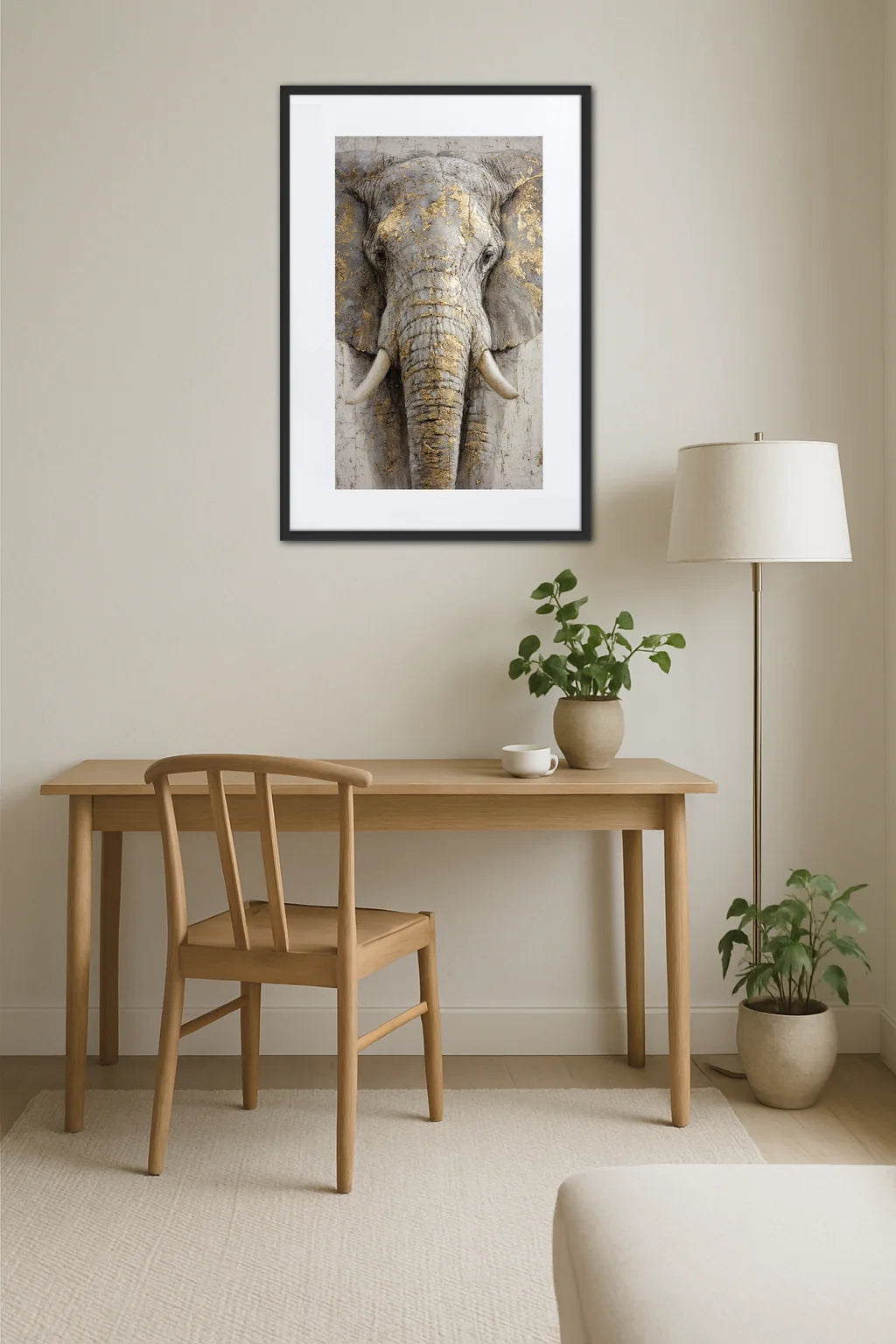 Tableau éléphant doré dans un bureau