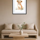 Tableau lion enfant dans un salon minimaliste avec canapé beige et décoration naturelle