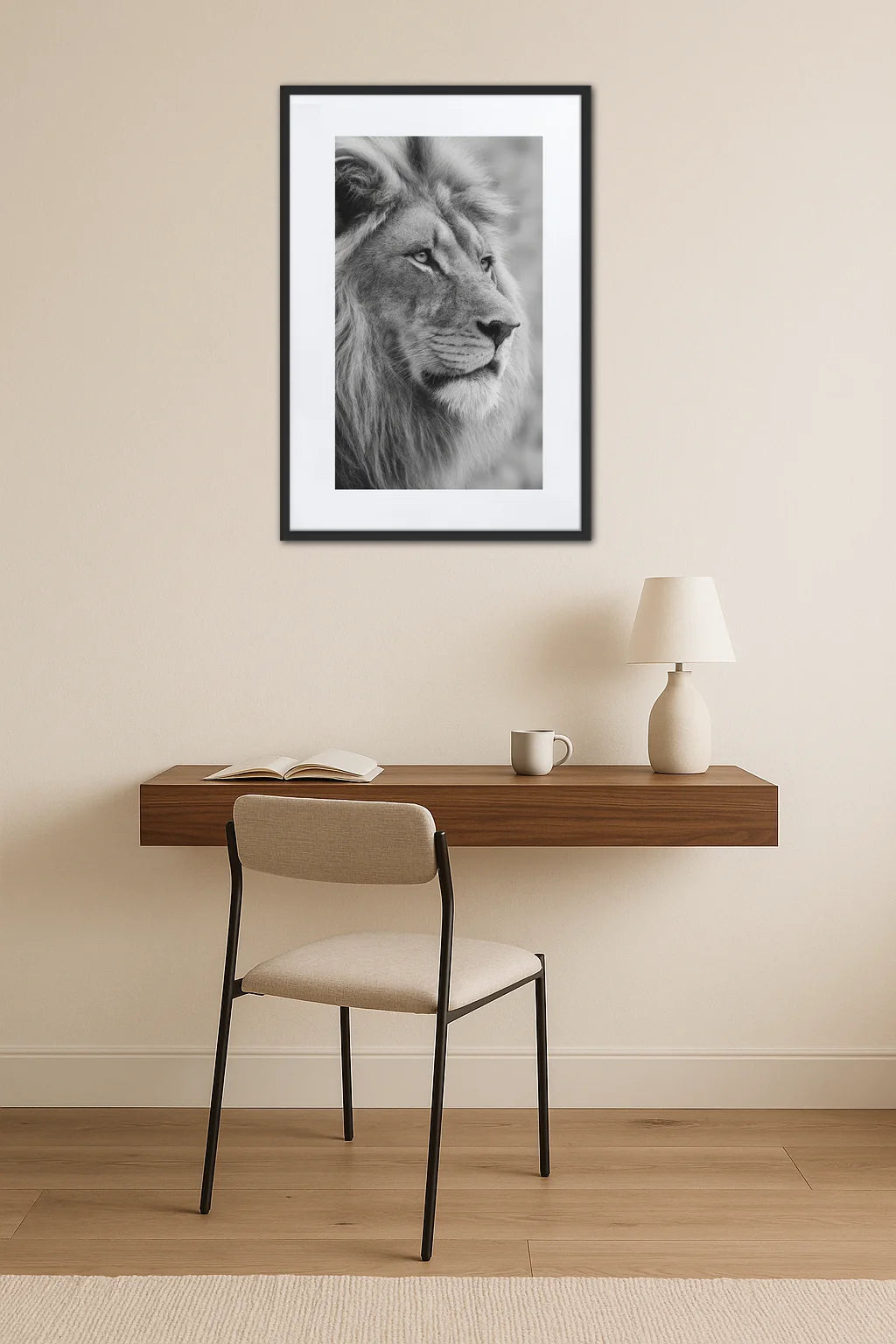 Tableau lion noir et blanc au crayon dans un salon