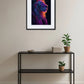 Tableau lion pop art néon lumineux dans une entrée moderne avec console noire