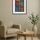 Tableau lion pop art répétition multicolore au-dessus d’un canapé dans un salon moderne